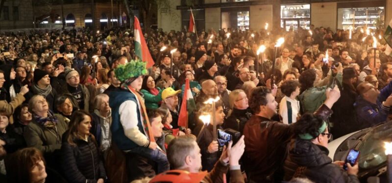 Масові протести у Будапешті: вимагають відставки Орбана