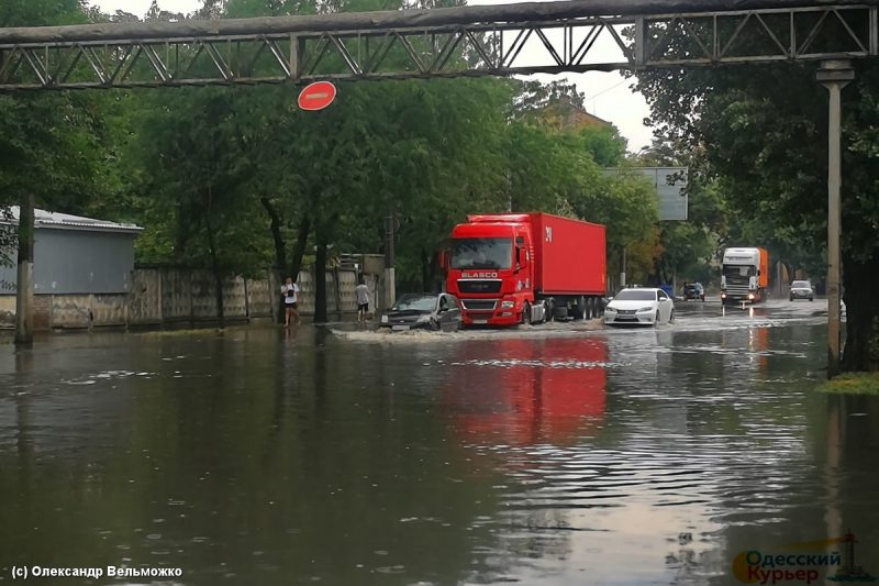 Одесу затопило після потужної зливи