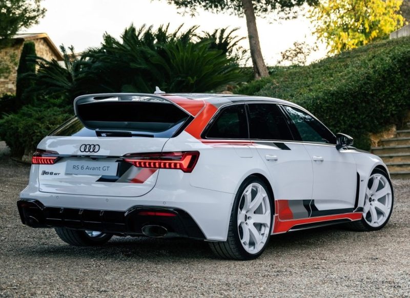 Audi RS6 Avant GT вразив Київ