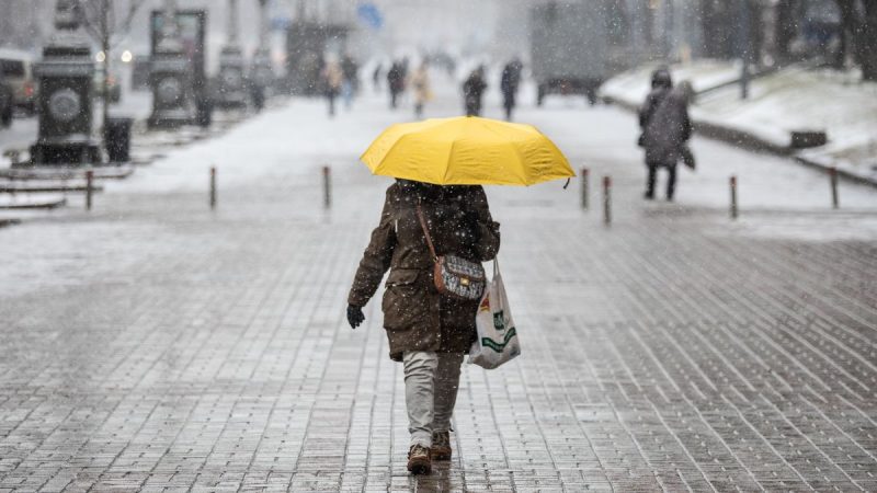 В Україні на тиждень прогнозують суху погоду з туманами, але сніг не за горами