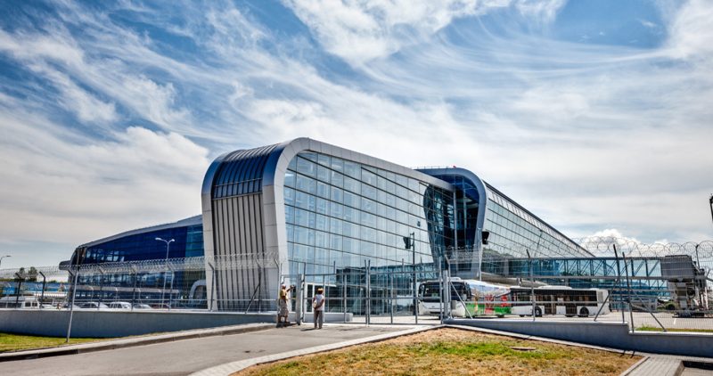 Україна планує відновлення роботи аеропортів у 2025 році
