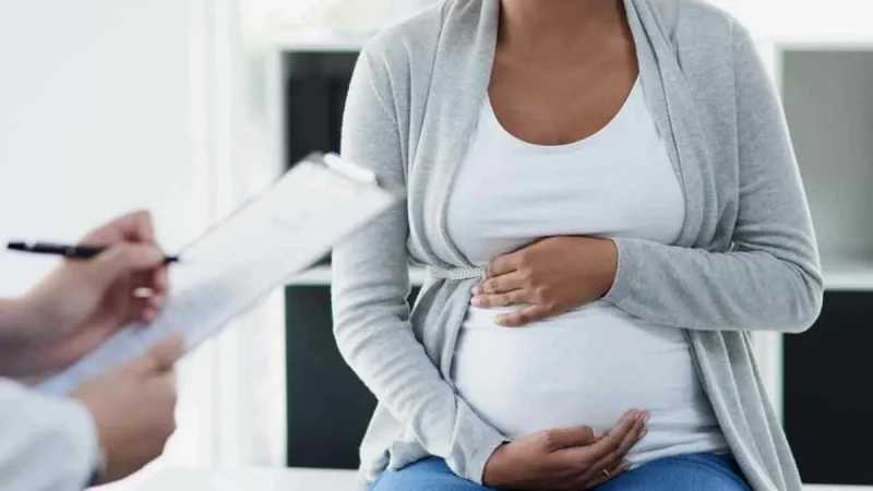 Вчені спростували міф про зв’язок COVID вакцинації з викиднем