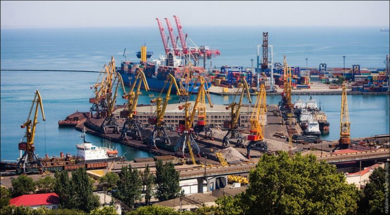 Морські порти України працюють стабільно