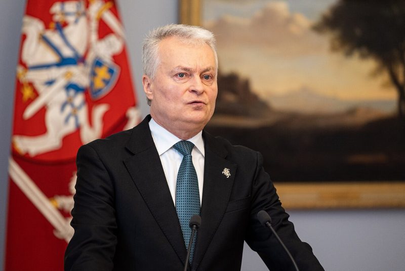 Президент Литви виступив за санкції та швидший вступ України до ЄС