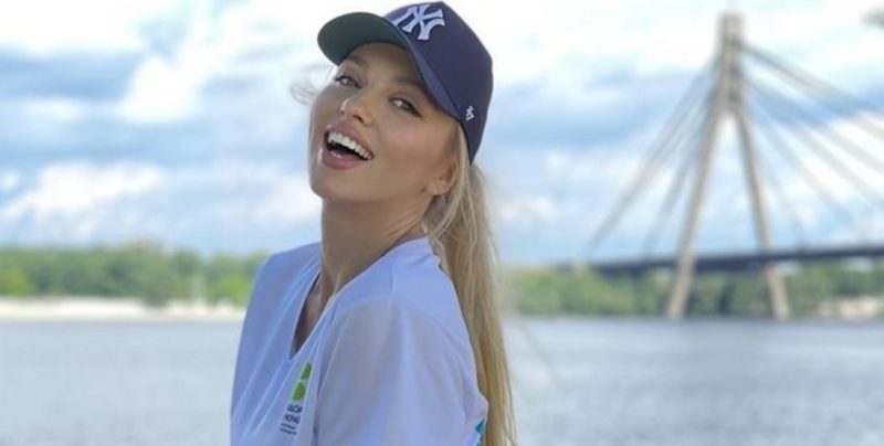 Співачка Оля Полякова випадково задрімала під час виступу