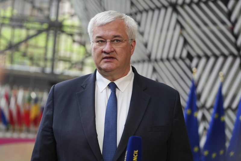 Сибіга засудив санкції Угорщини