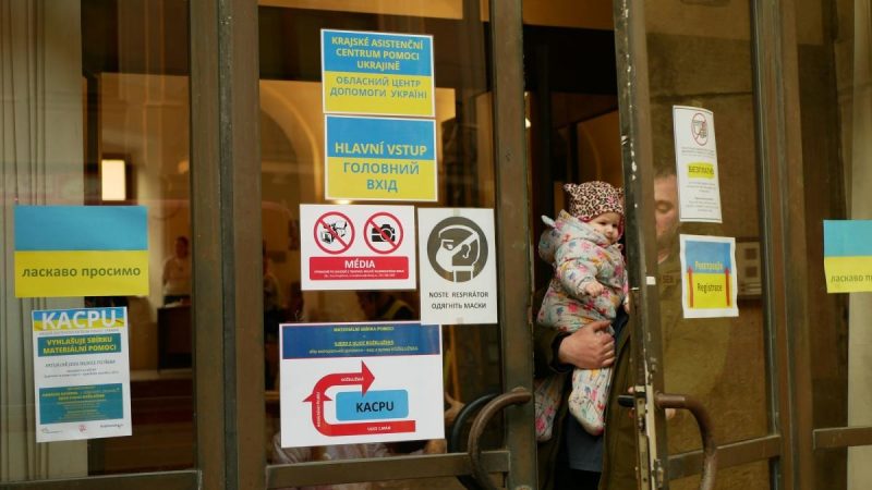 Українські мігранти активно працюють у Чехії та підтримують економіку
