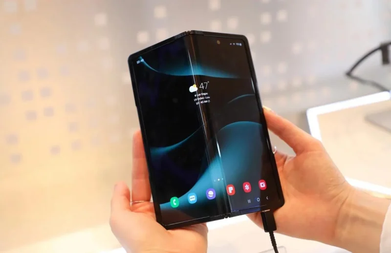 Новий формат від Samsung: смартфон, який розгортається в планшет