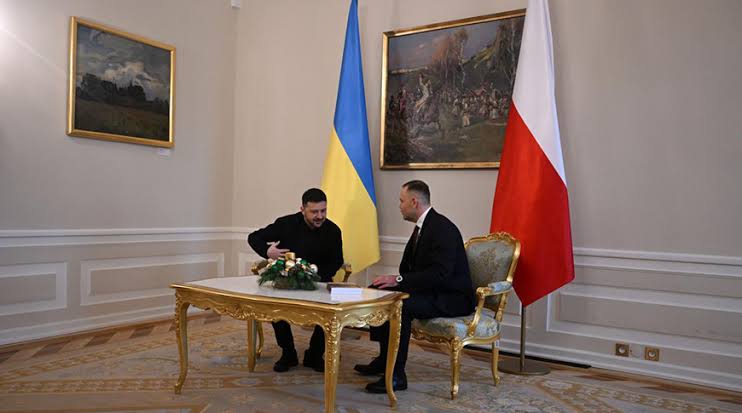 Зустріч у Анкарі: Зеленський і Навроцький обговорили важливі питання на саміті НАТО