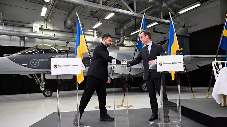 Підозрілі відвідувачі: у Швеції затримано російську пару біля об'єкта Saab